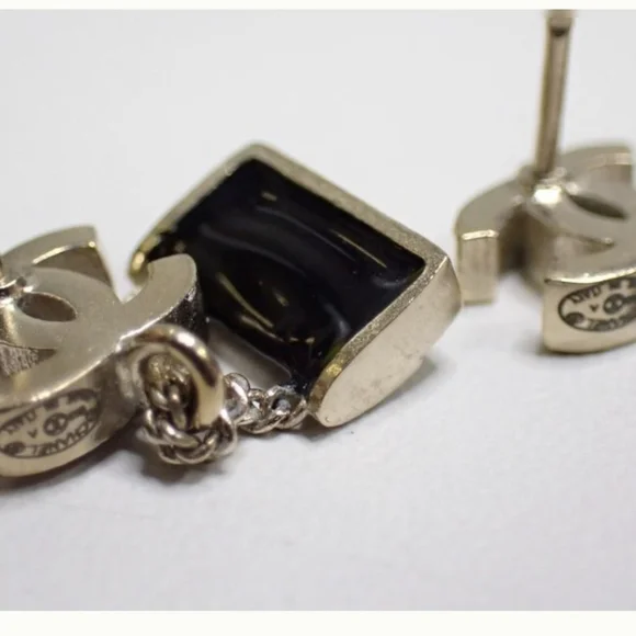 Chanel Black Enamel Bag Dangle Earrings with Pearl Accent Authentic Vintage - Picture 5 of 10